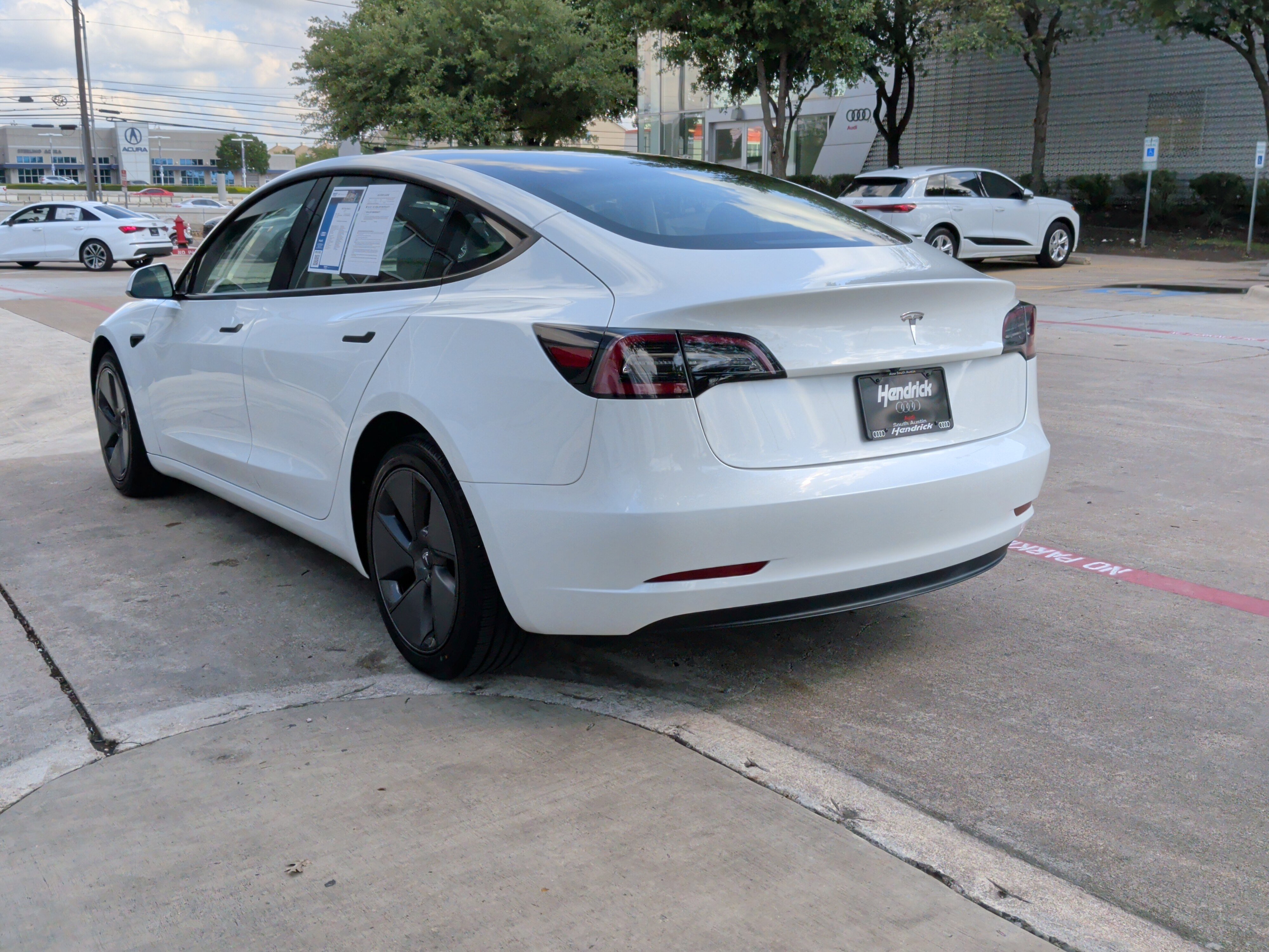 Used 2023 Tesla Model 3 Standard Range image 8