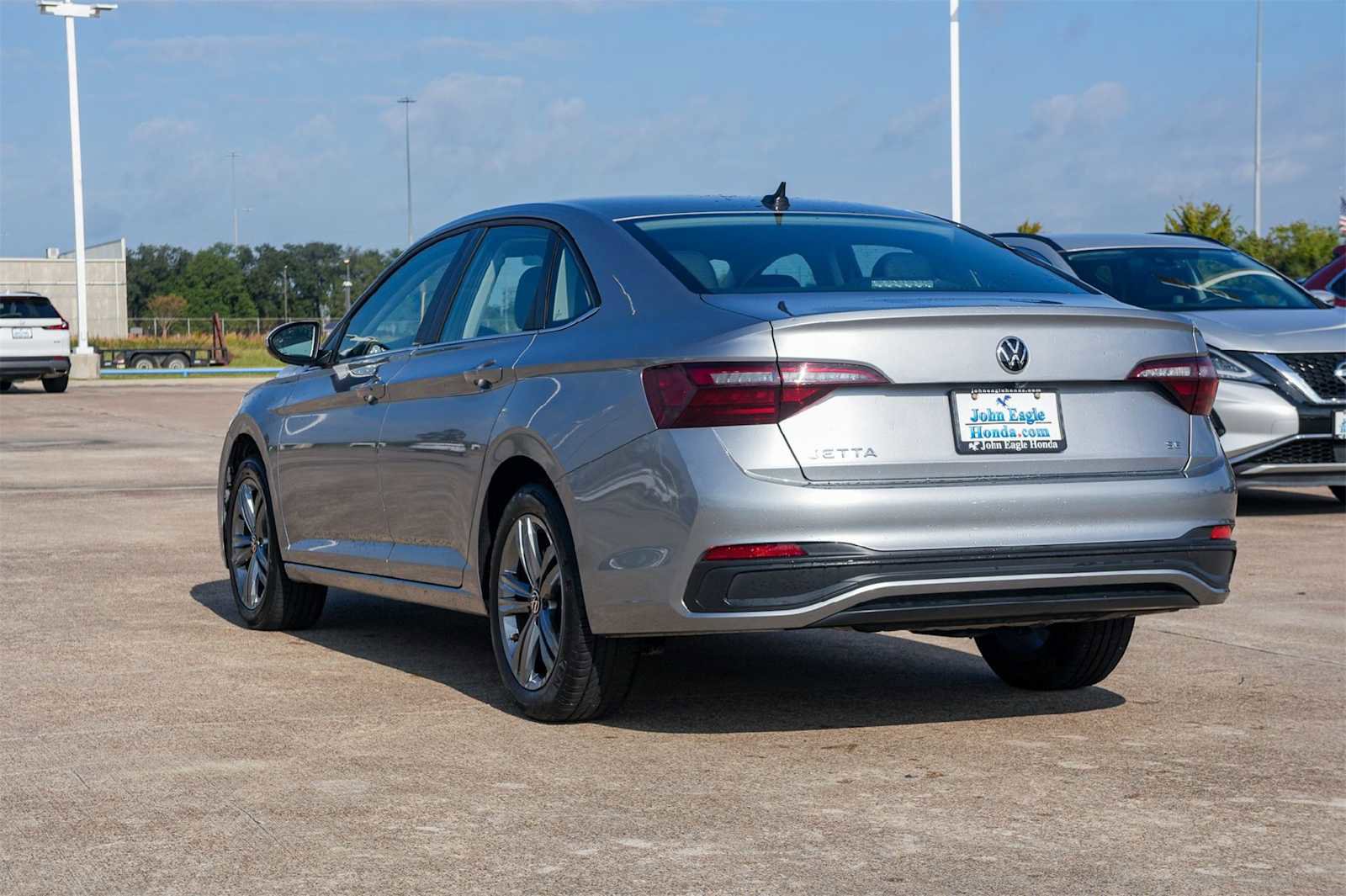 Used 2024 Volkswagen Jetta SE image 4