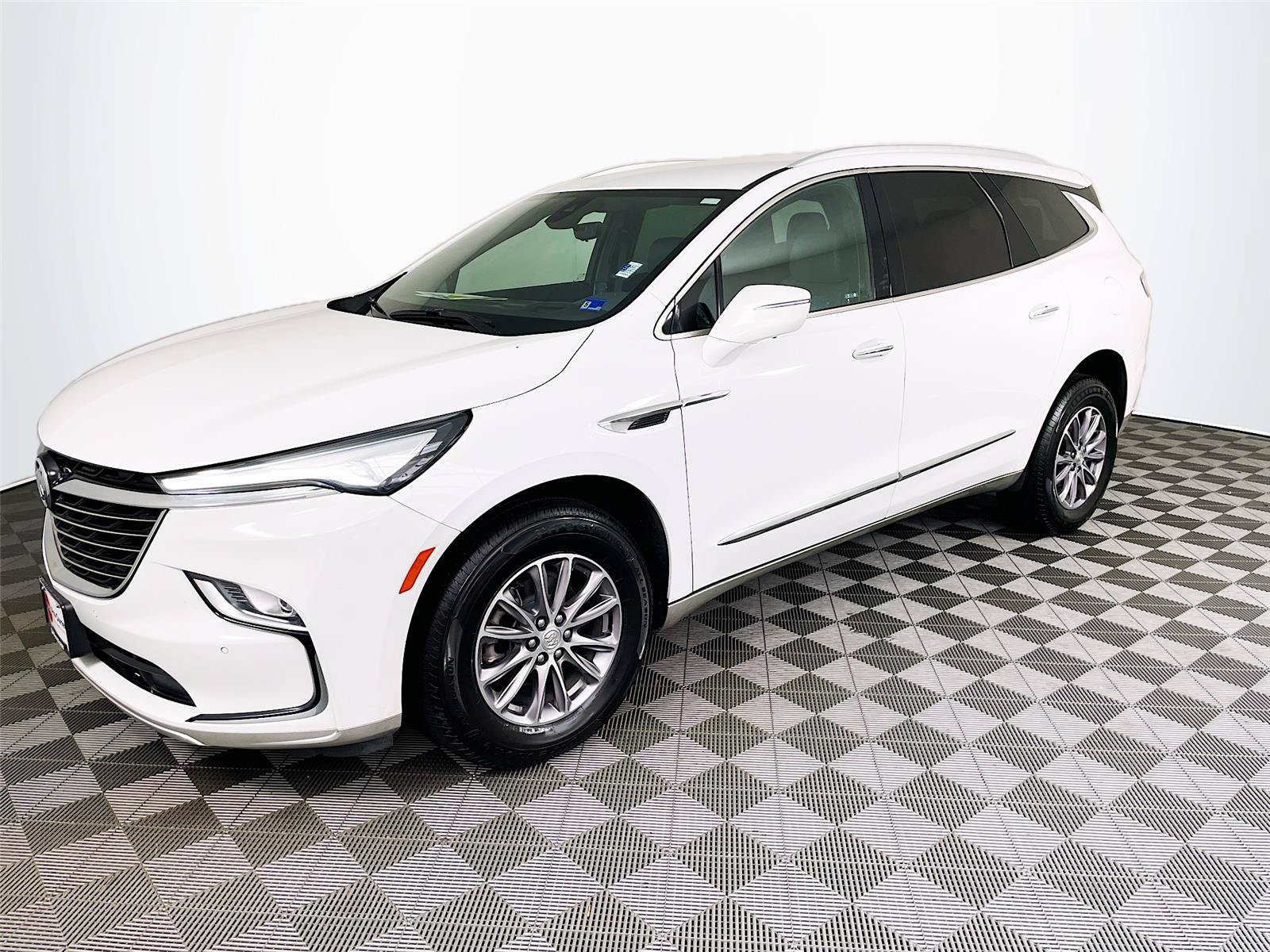 Used 2022 Buick Enclave Premium AWD/4WD image 3
