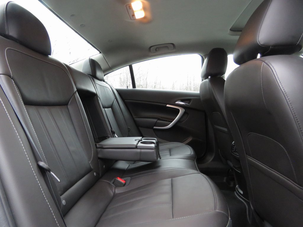 Used 2015 Buick Regal image 16