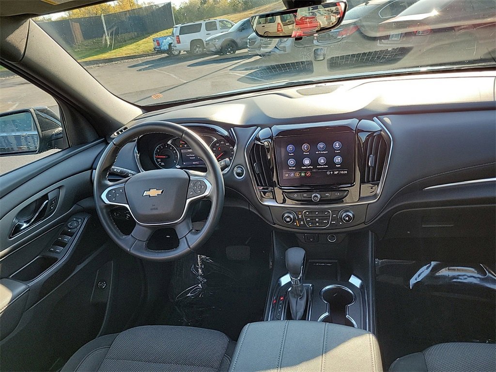 Used 2023 Chevrolet Traverse LT image 9