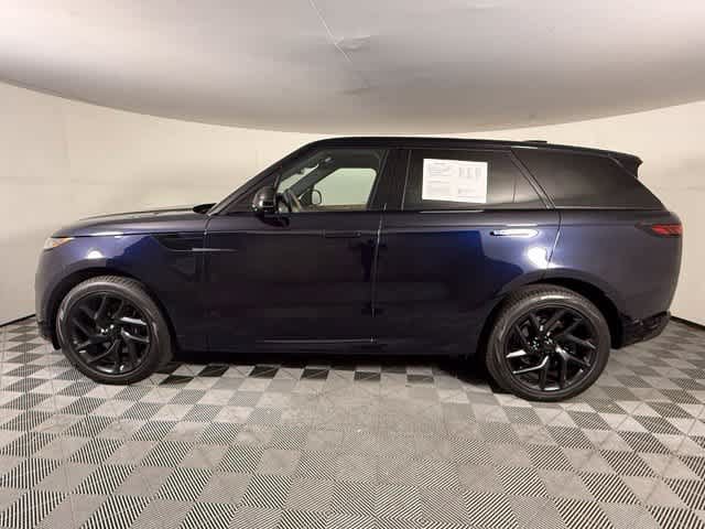 Used 2026 Land Rover Range Rover Sport Dynamic SE AWD/4WD image 3