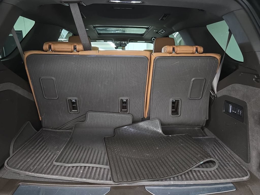Used 2025 Cadillac Escalade Premium Luxury w/ Touring Package AWD/4WD image 30