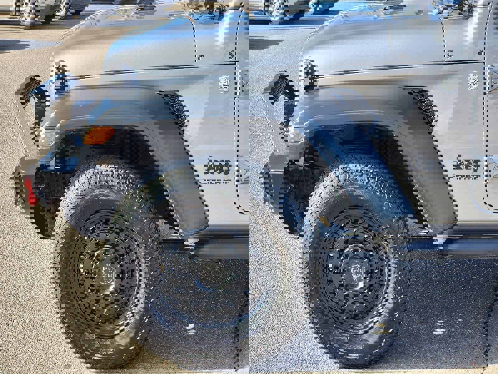 Used 2020 Jeep Gladiator Sport w/ Quick Order Package 24S image 3