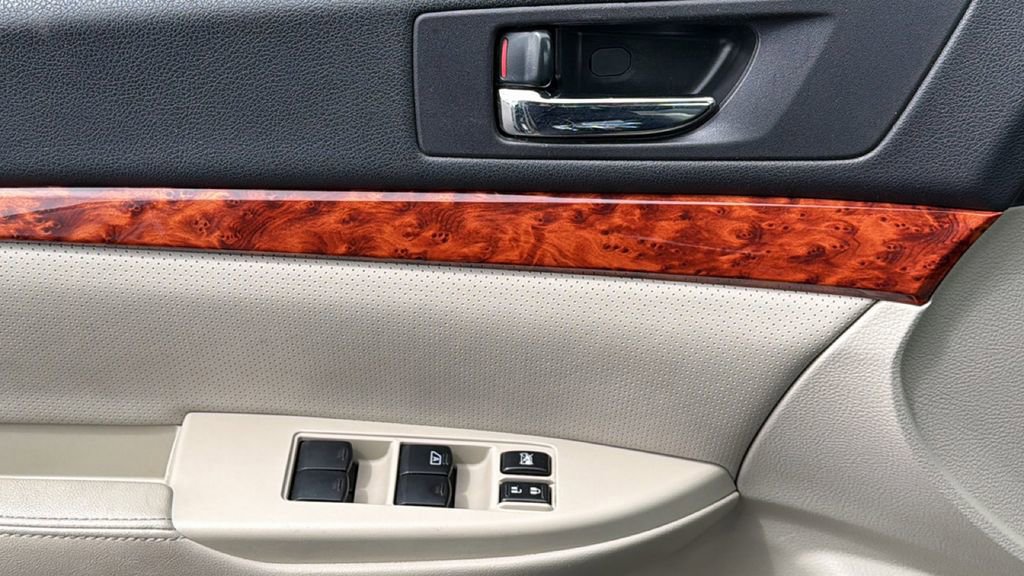 Used 2011 Subaru Outback 3.6R Limited w/ Popular Equipment Group 1B image 21