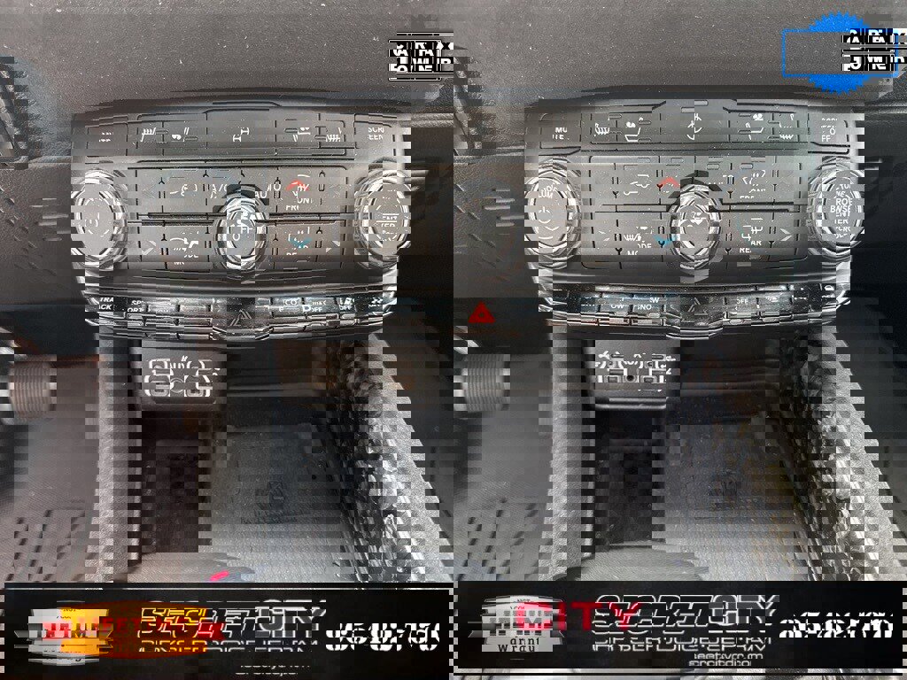 Used 2023 Dodge Durango R/T w/ Hemi Orange Plus Package image 36