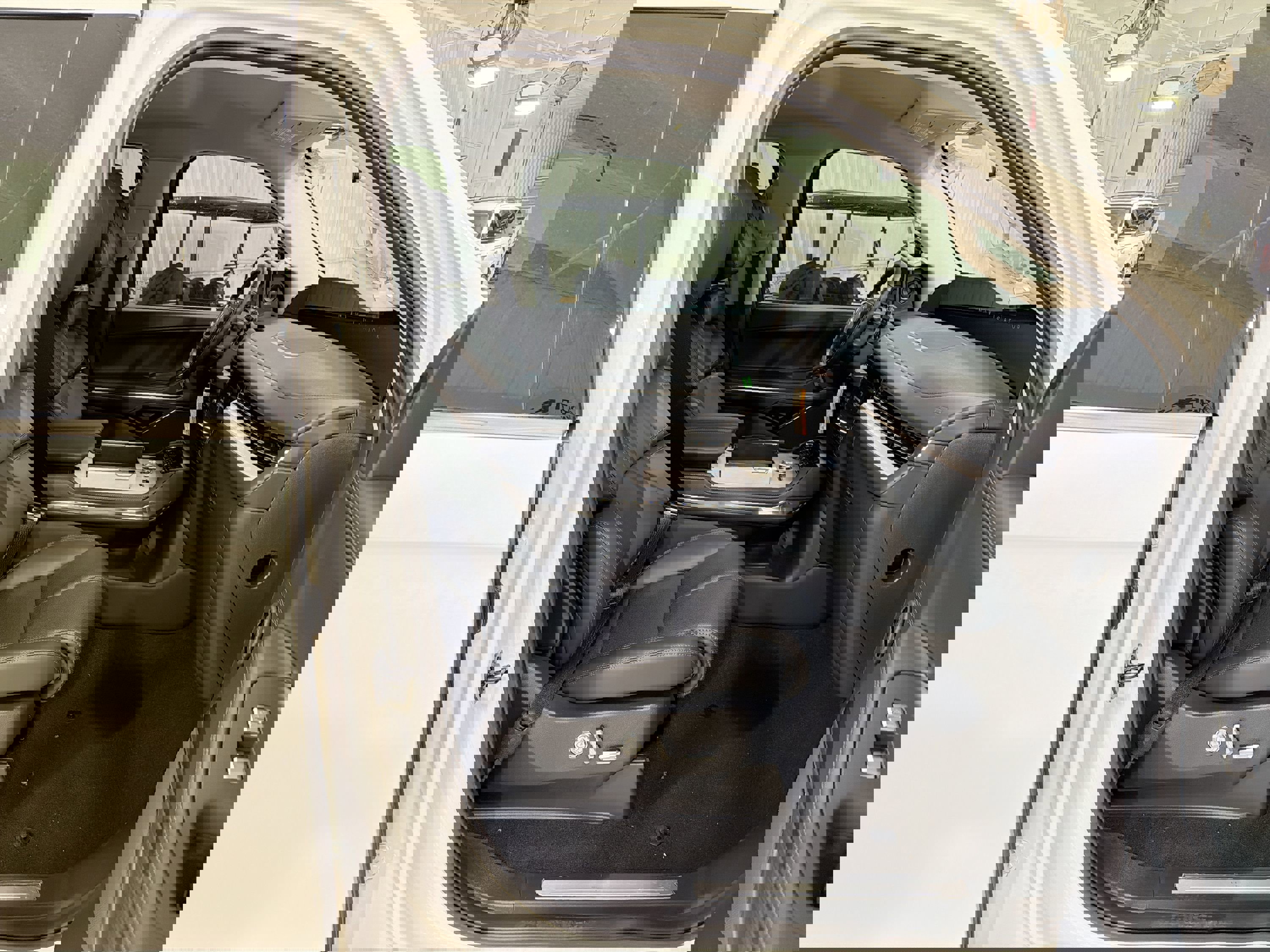 New 2026 Lincoln Navigator Premiere image 29