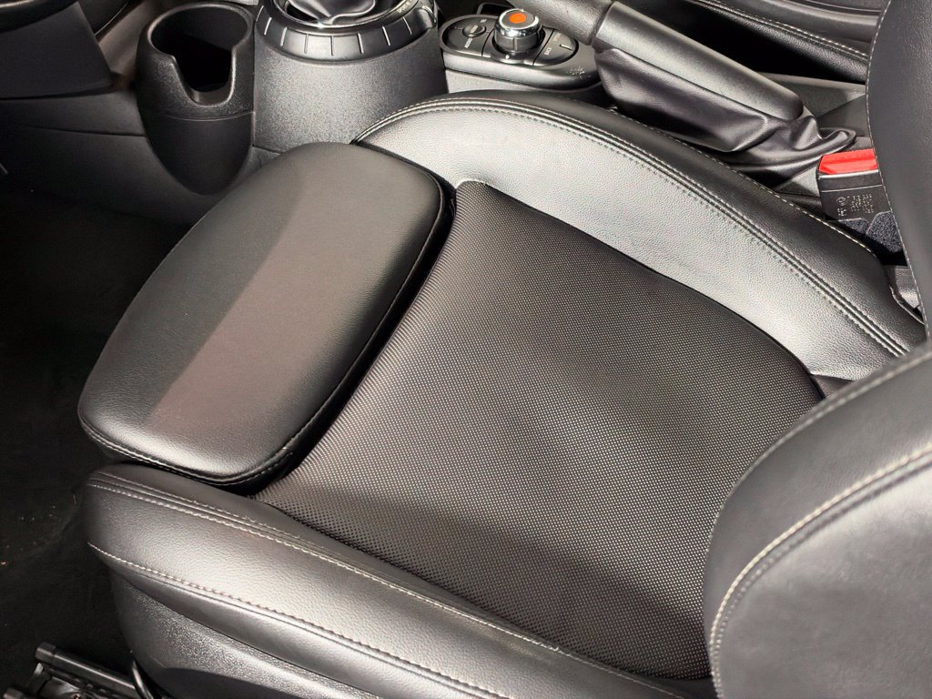 Used 2014 MINI Cooper 2-Door Hardtop FWD image 29