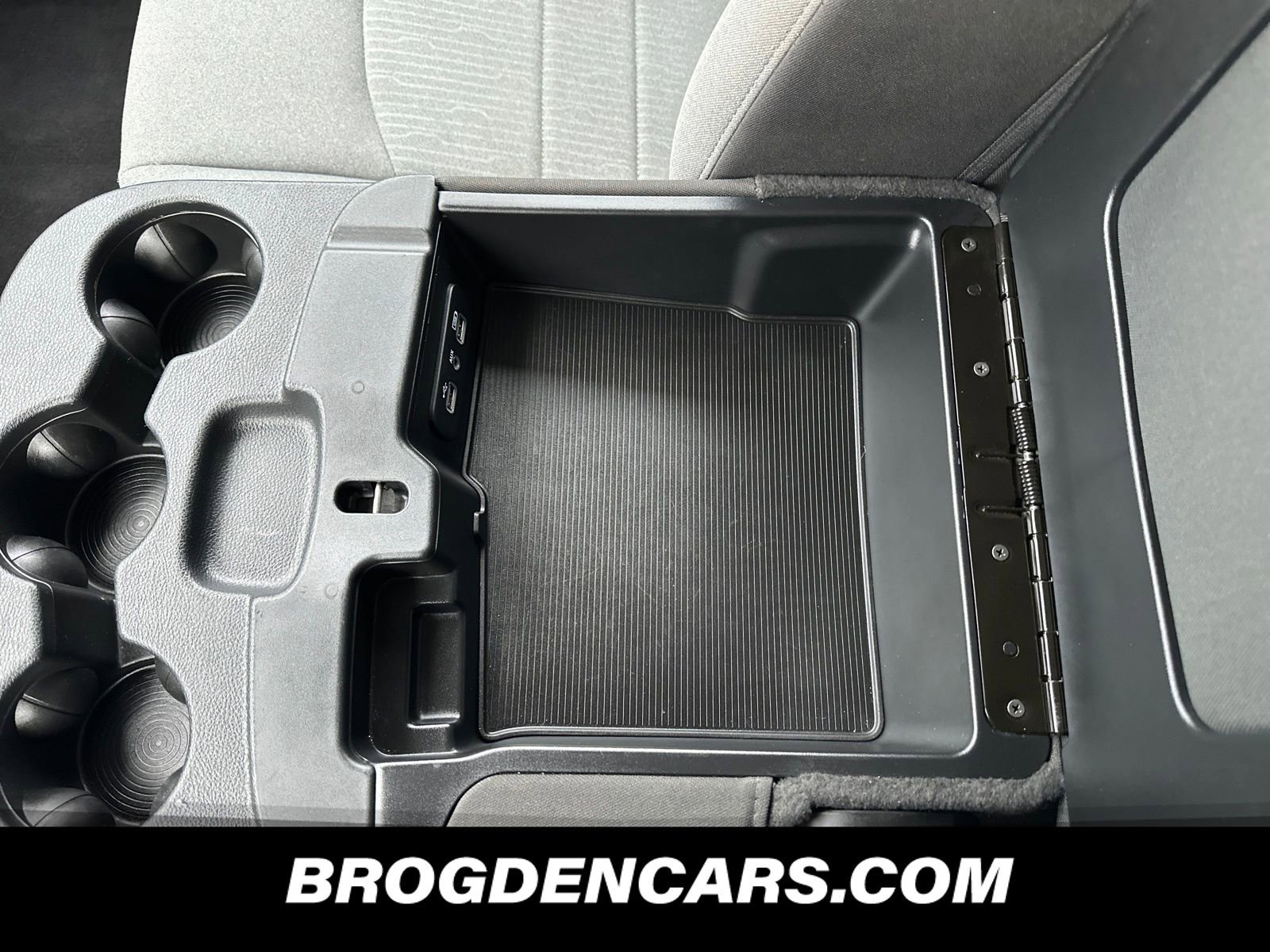 Used 2024 RAM 1500 Classic SLT image 8