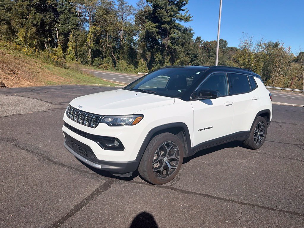Used 2024 Jeep Compass Limited AWD/4WD image 4