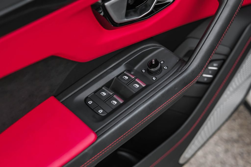 Used 2022 Lamborghini Urus AWD/4WD image 53