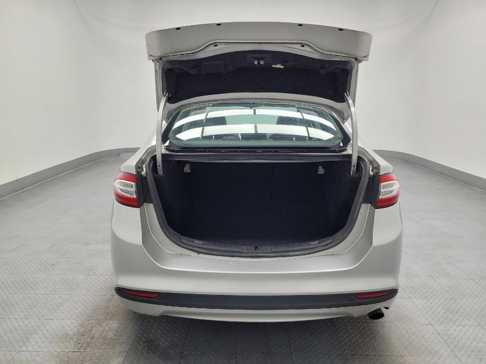 Used 2016 Ford Fusion SE w/ Equipment Group 202A FWD image 29