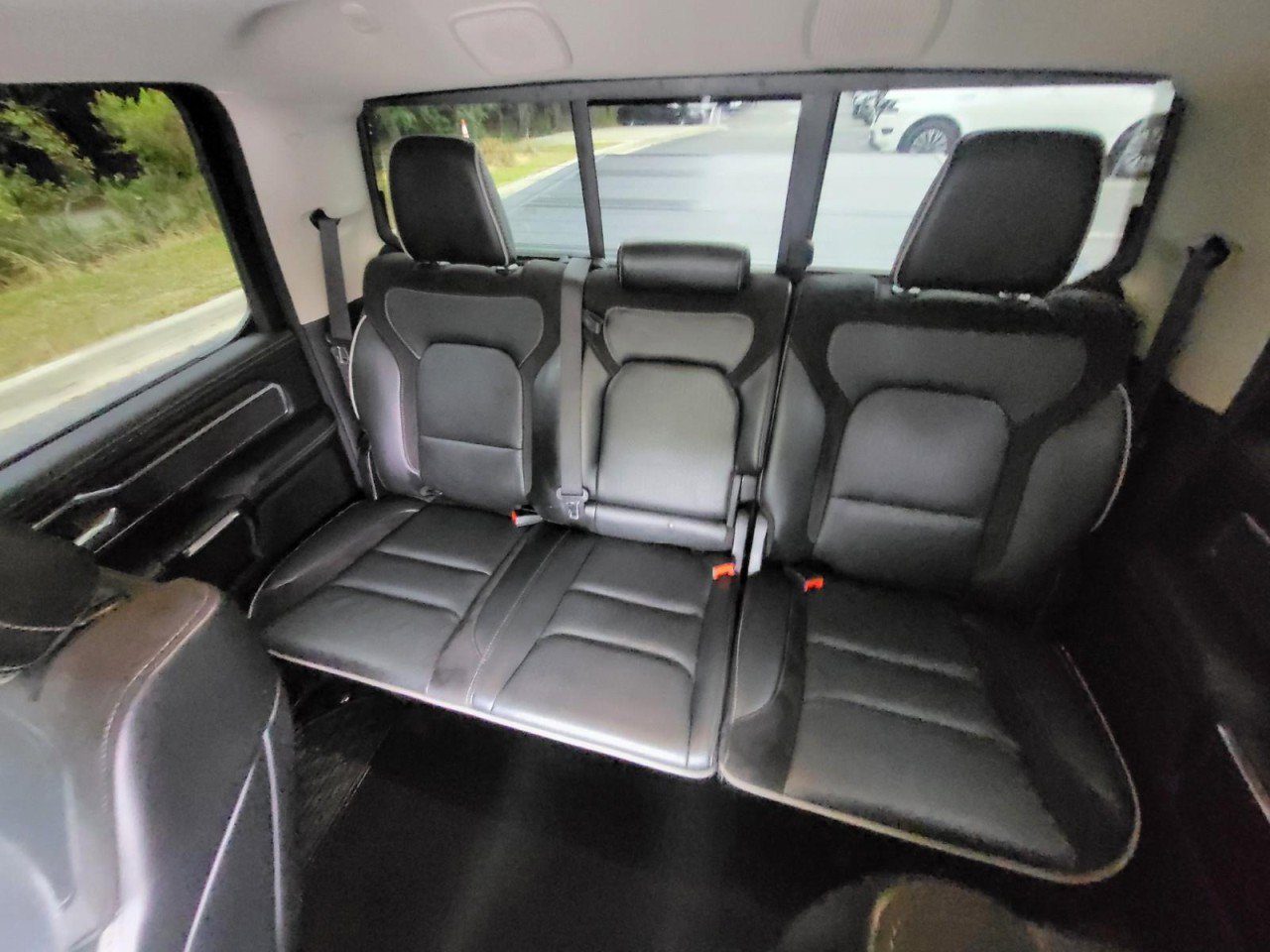 Used 2022 RAM 1500 Laramie AWD/4WD image 13