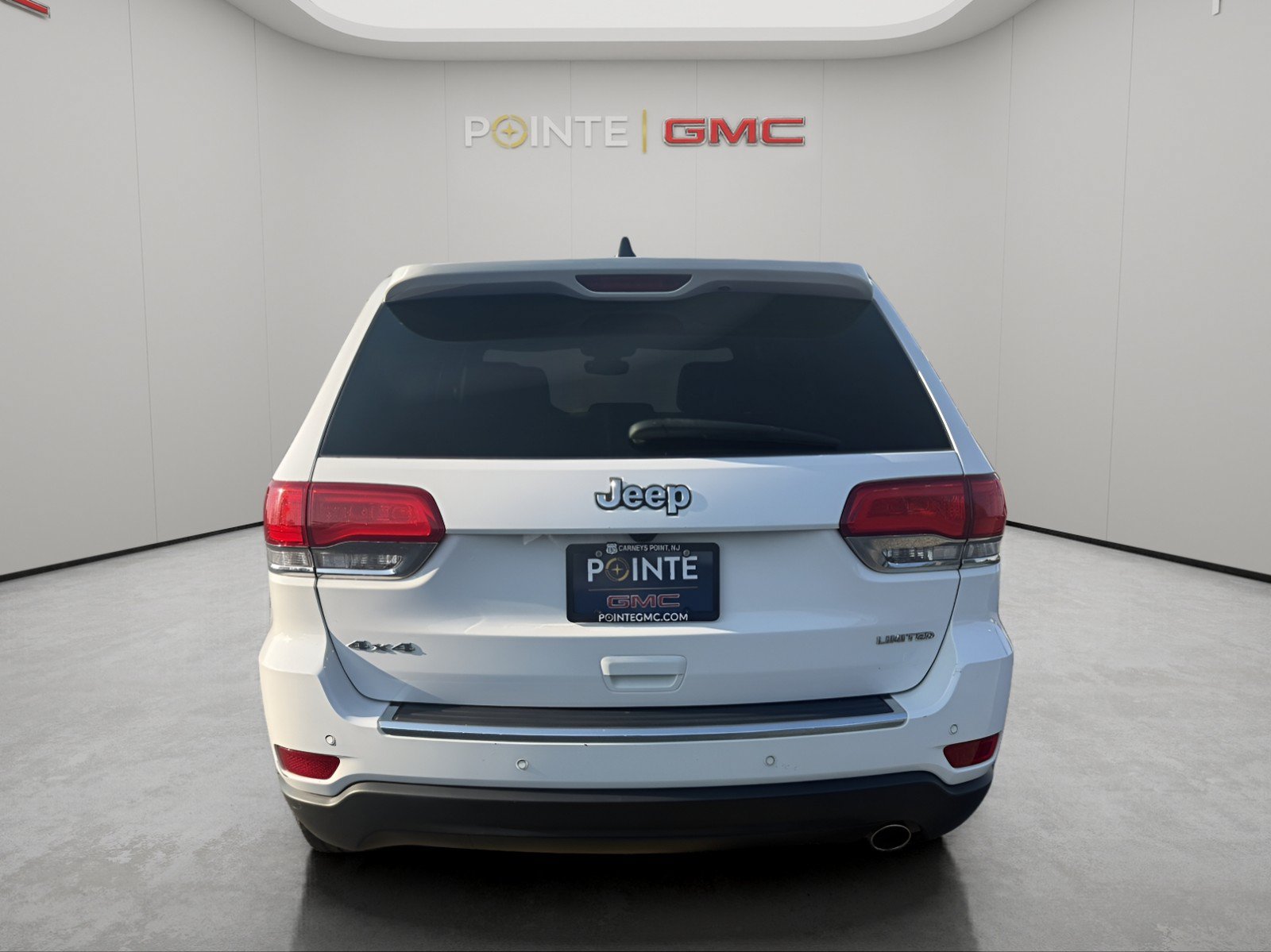 Used 2019 Jeep Grand Cherokee Limited w/ Luxury Group II AWD/4WD image 3