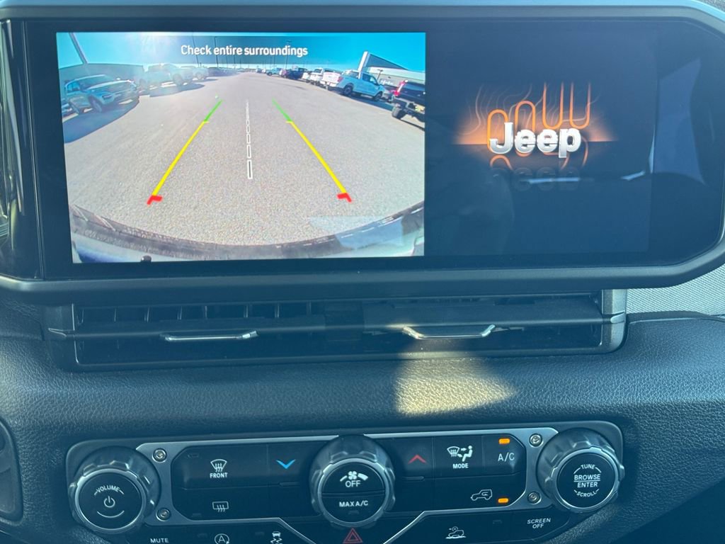 Used 2025 Jeep Wrangler Sport S image 25