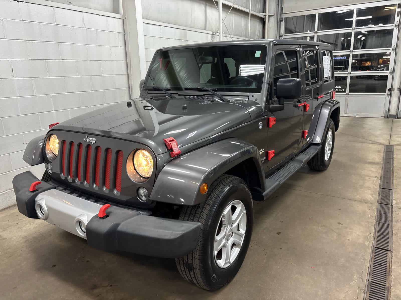 Used 2014 Jeep Wrangler Unlimited Sahara w/ Connectivity Group image 28