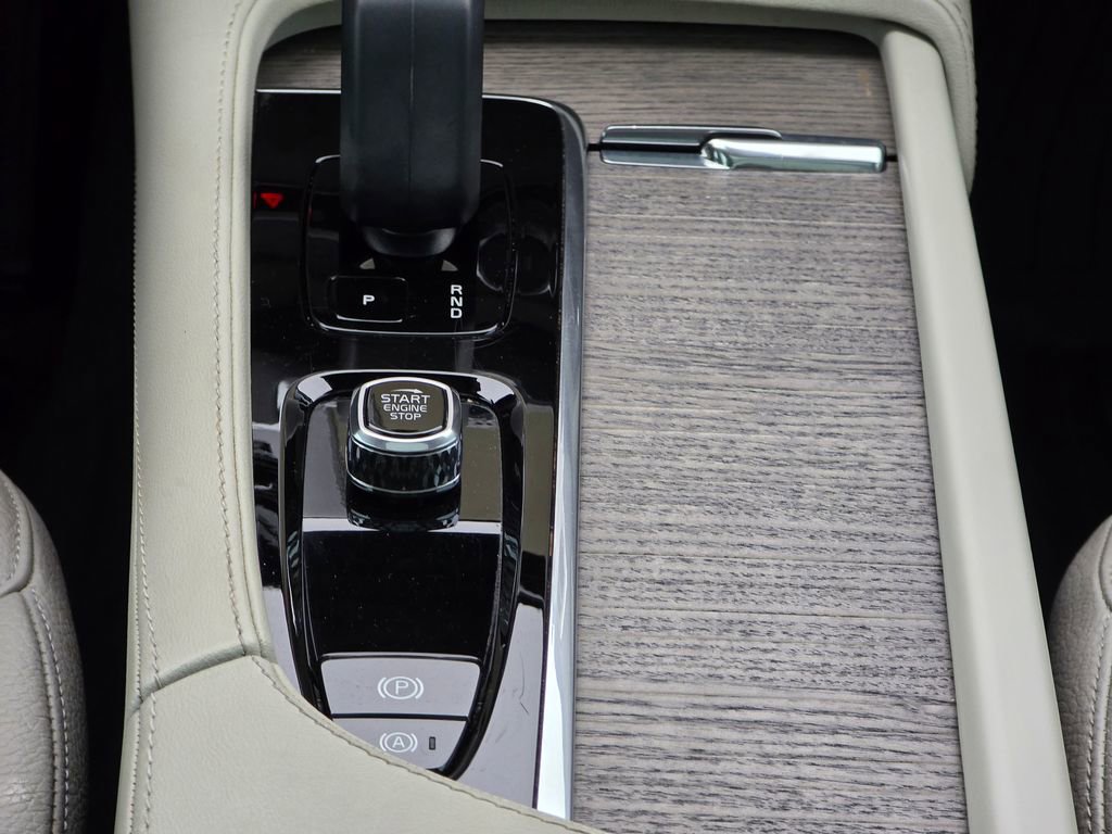 Used 2023 Volvo XC90 B6 Plus w/ Protection Package Premier image 38