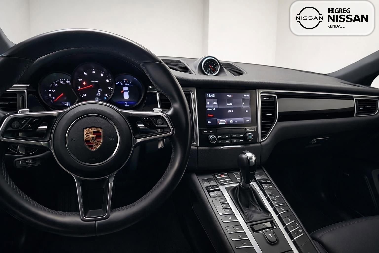 Used 2018 Porsche Macan AWD/4WD image 8