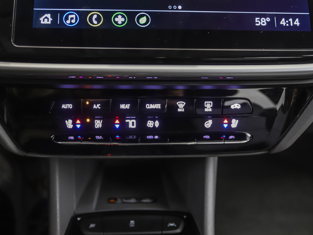 Used 2023 Chevrolet Bolt EUV Premier w/ Super Cruise Package FWD image 18