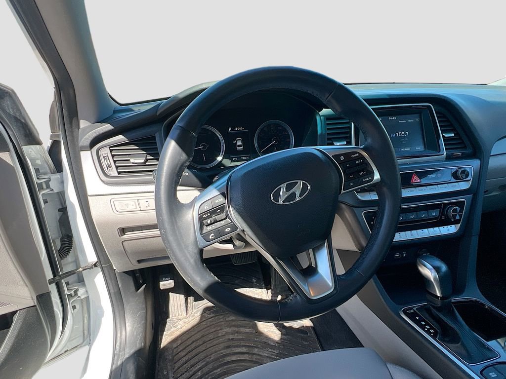 Used 2018 Hyundai Sonata SEL w/ Winter Weather Package image 11