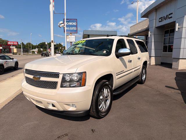 Used 2008 Chevrolet Suburban LTZ w/ LTZ Preferred Equipment Group AWD/4WD image 2