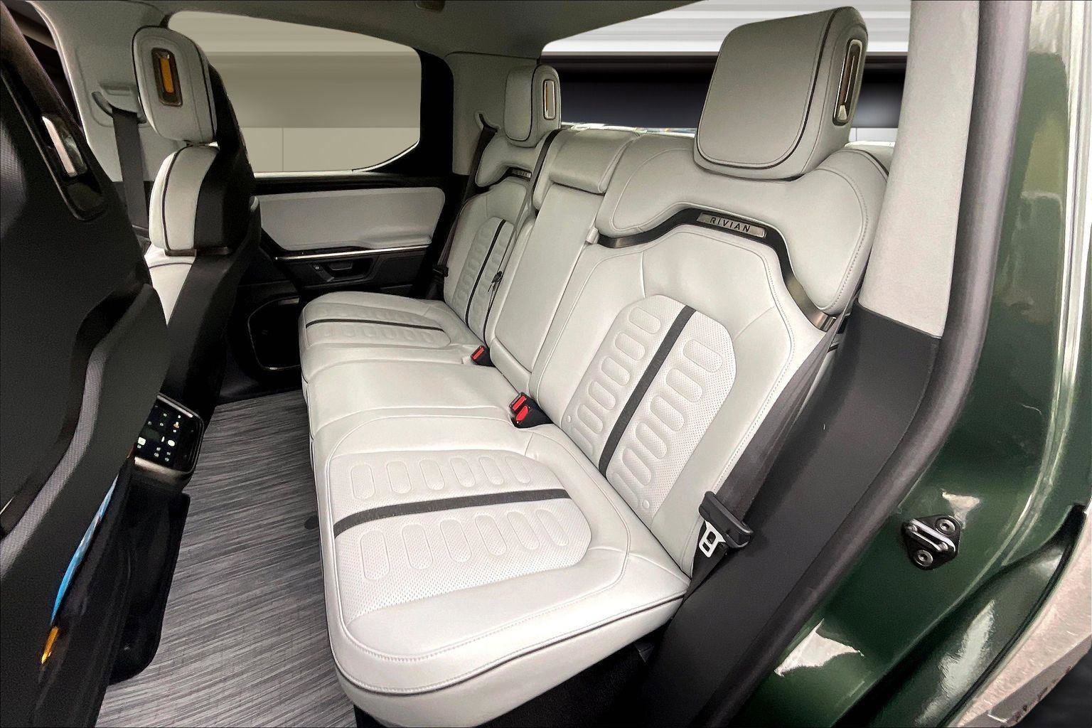 Used 2025 Rivian R1T Adventure image 28