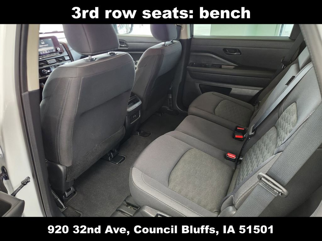 Used 2024 Nissan Pathfinder S image 13