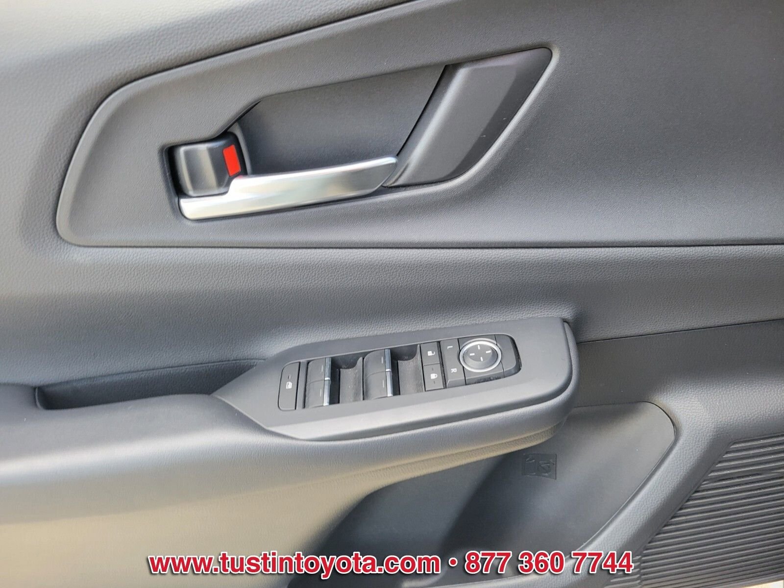 Used 2026 Toyota Prius Plug-In Hybrid FWD image 17
