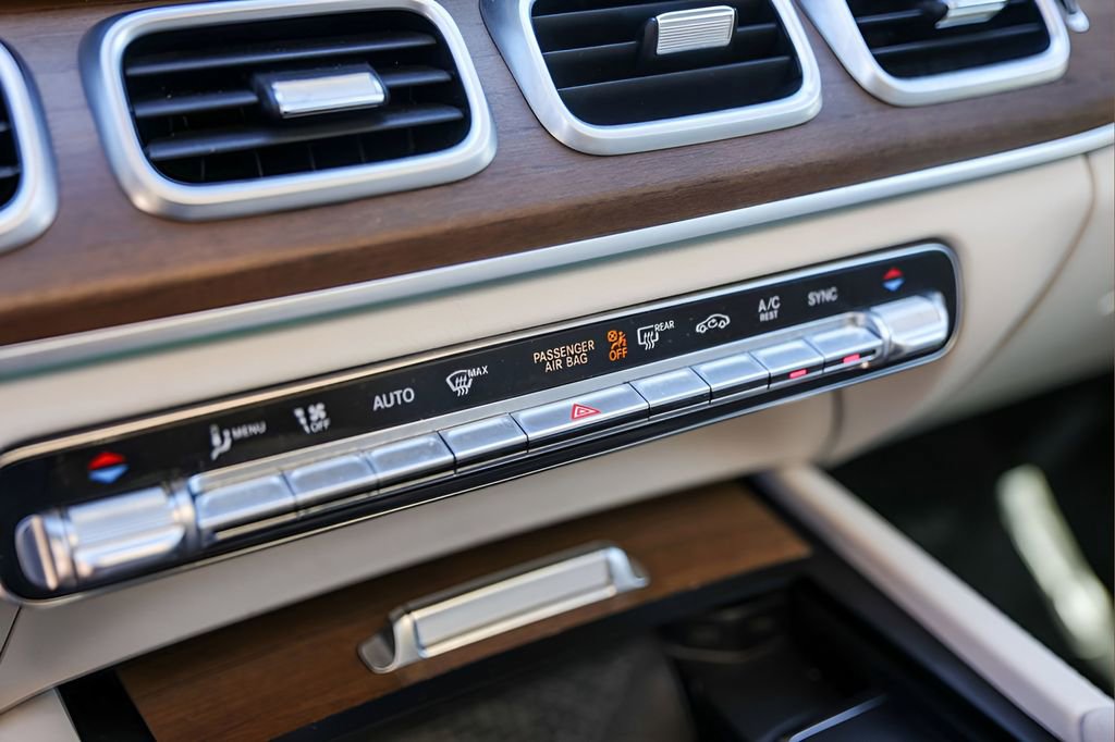 Used 2023 Mercedes-Benz GLS 450 4MATIC image 18