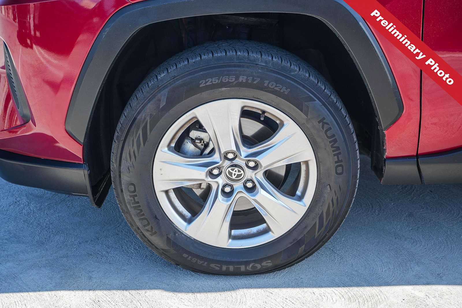 Used 2025 Toyota RAV4 XLE FWD image 11