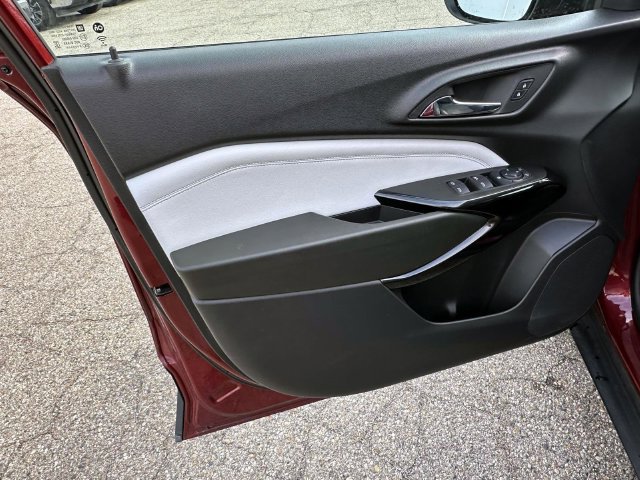 Certified 2024 Chevrolet Trax LT w/ Driver Confidence Package FWD image 17