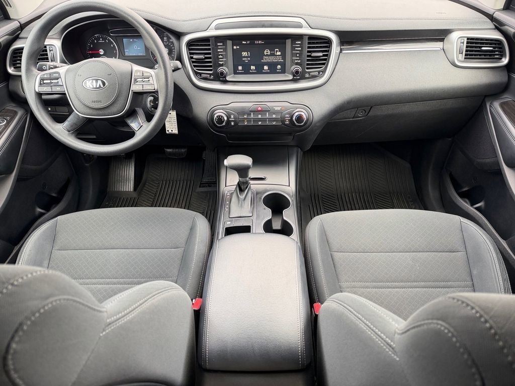 Used 2020 Kia Sorento LX image 15