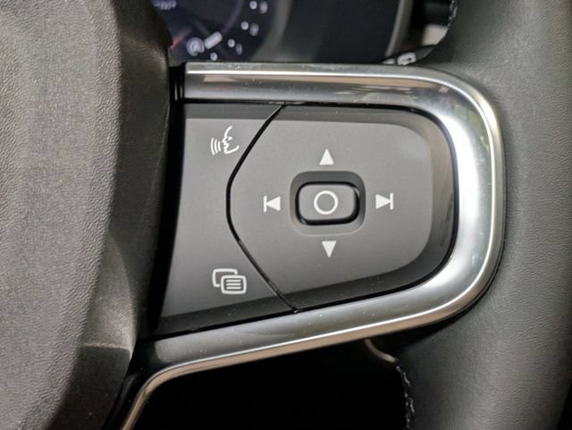 New 2026 Volvo XC40 B4 Core w/ Protection Package FWD image 18