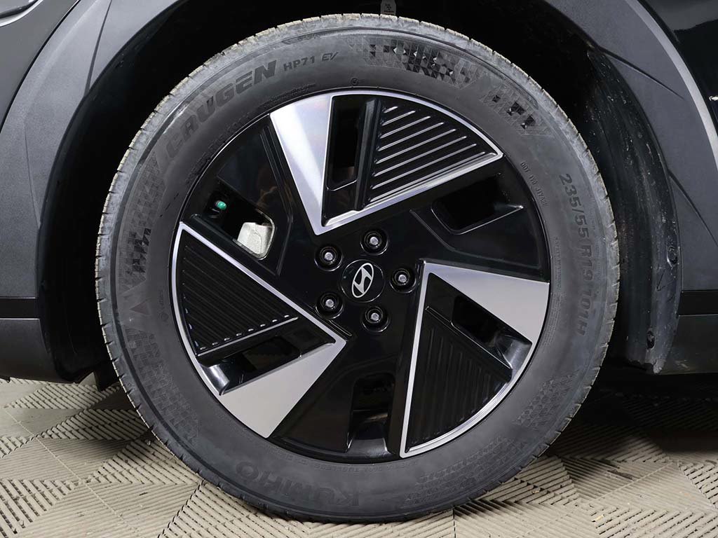 Used 2025 Hyundai Ioniq 5 SE RWD image 18