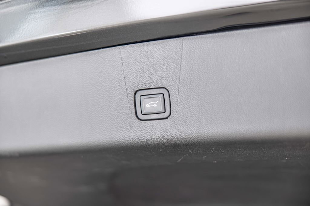 Used 2019 Chevrolet Traverse LT w/ LPO, Floor Liner Package image 18