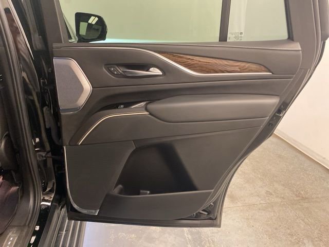 Used 2021 Cadillac Escalade Premium Luxury Platinum w/ Heavy-Duty Trailer Package image 28