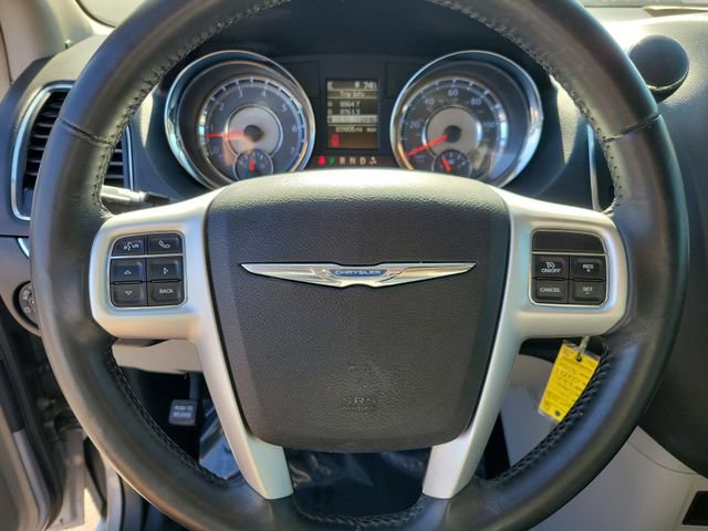 Used 2016 Chrysler Town & Country Touring FWD image 23
