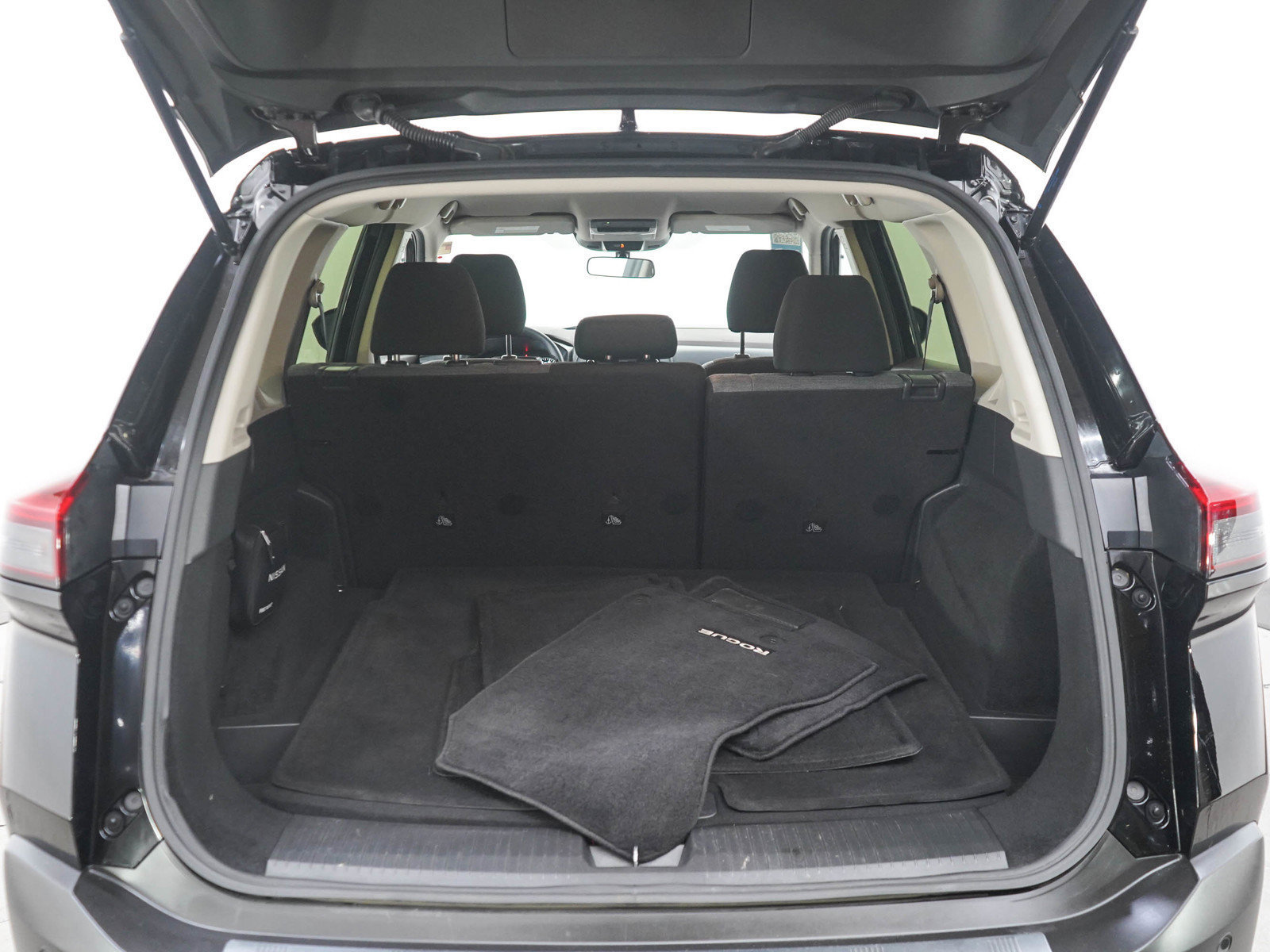 Used 2023 Nissan Rogue SV AWD/4WD image 16