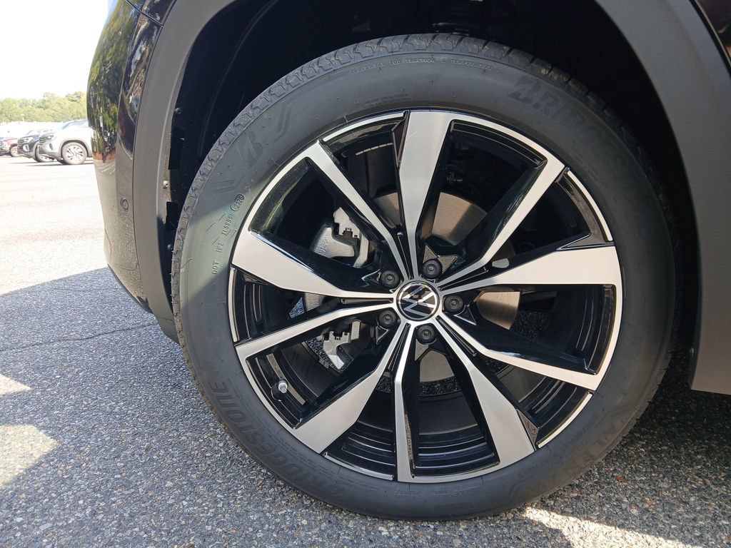 New 2026 Volkswagen Atlas Cross Sport SEL Premium R-Line AWD/4WD image 27