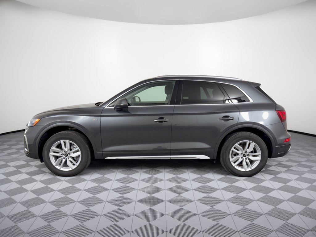 Certified 2023 Audi Q5 2.0T Premium w/ Convenience Package AWD/4WD image 2