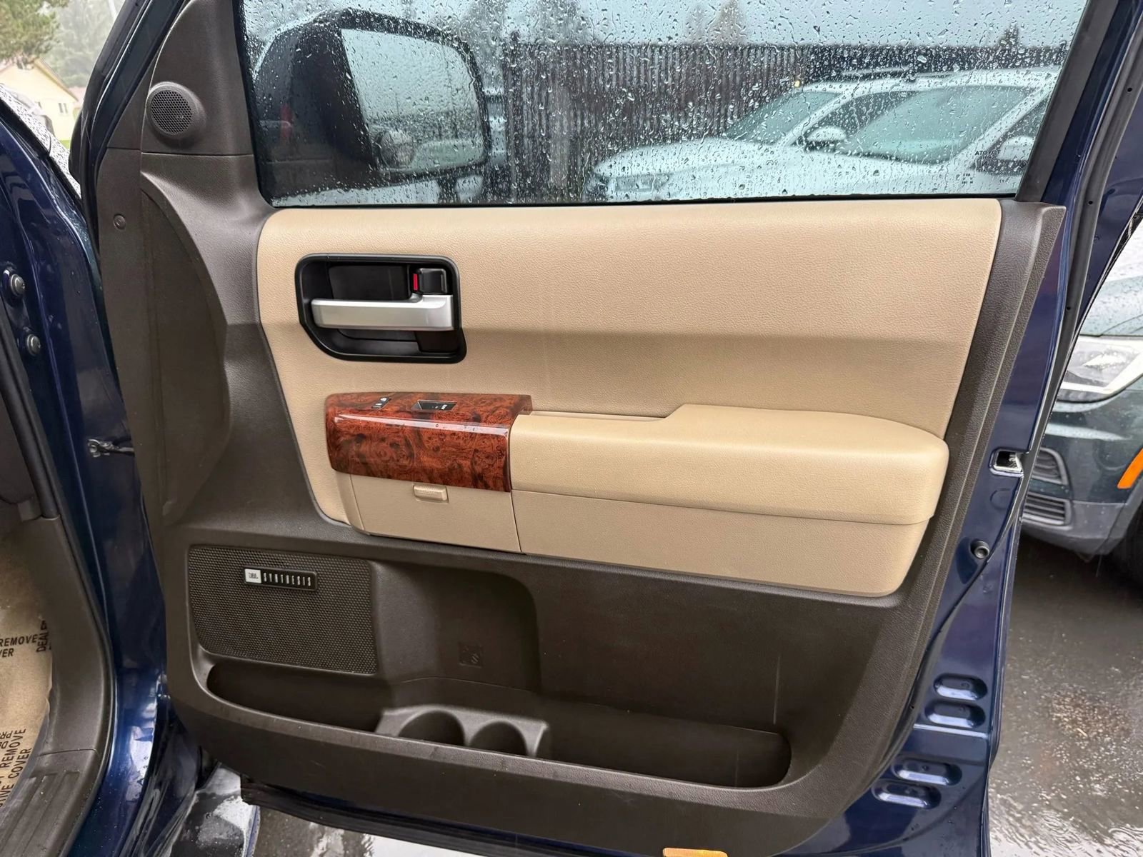 Used 2010 Toyota Sequoia Limited image 17