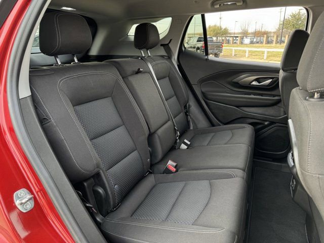 Used 2023 GMC Terrain SLE w/ Driver Convenience Package image 32