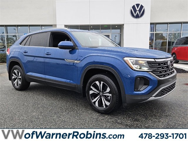 Certified 2025 Volkswagen Atlas Cross Sport SE image 1