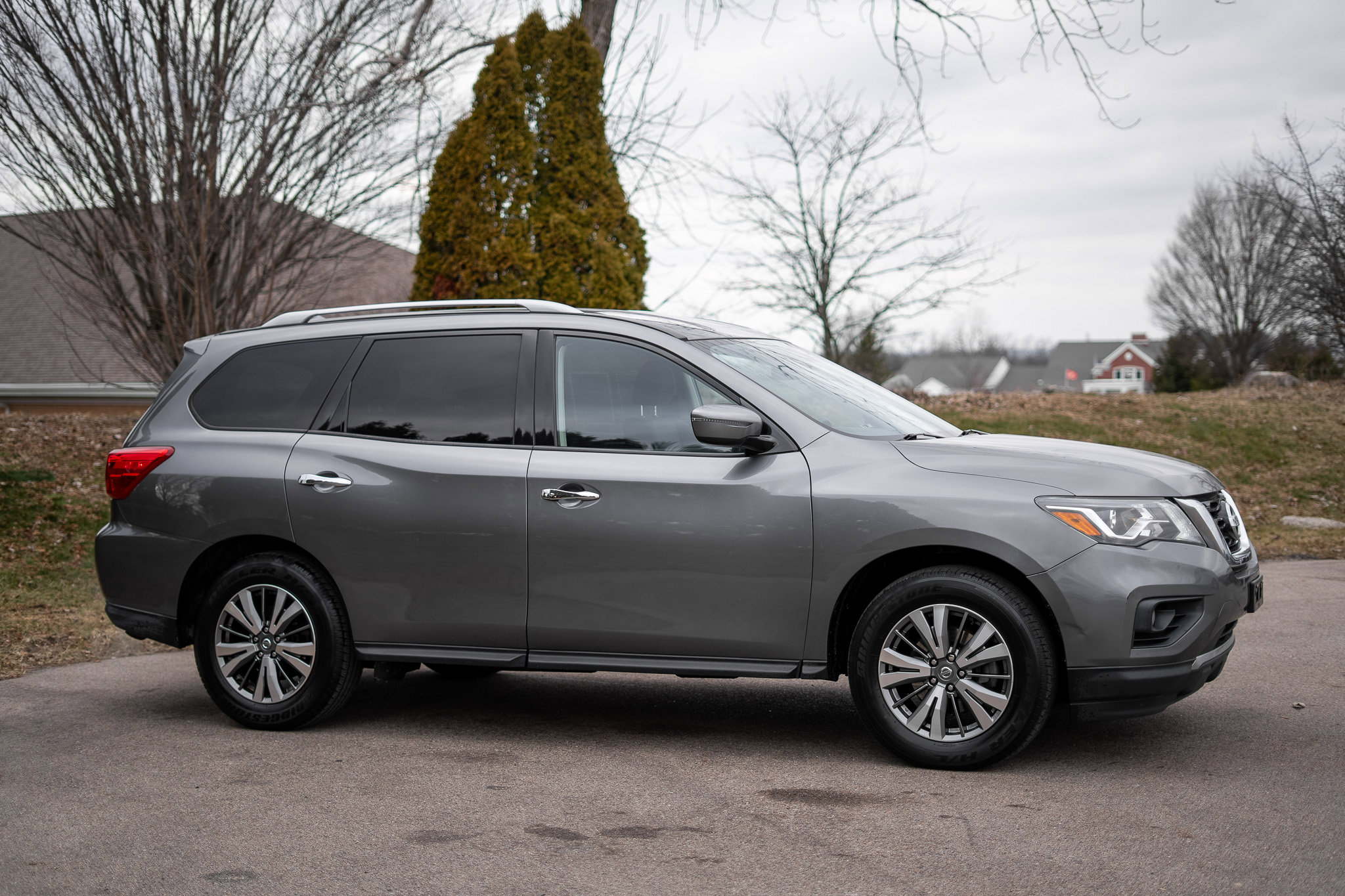Used 2019 Nissan Pathfinder SV image 4