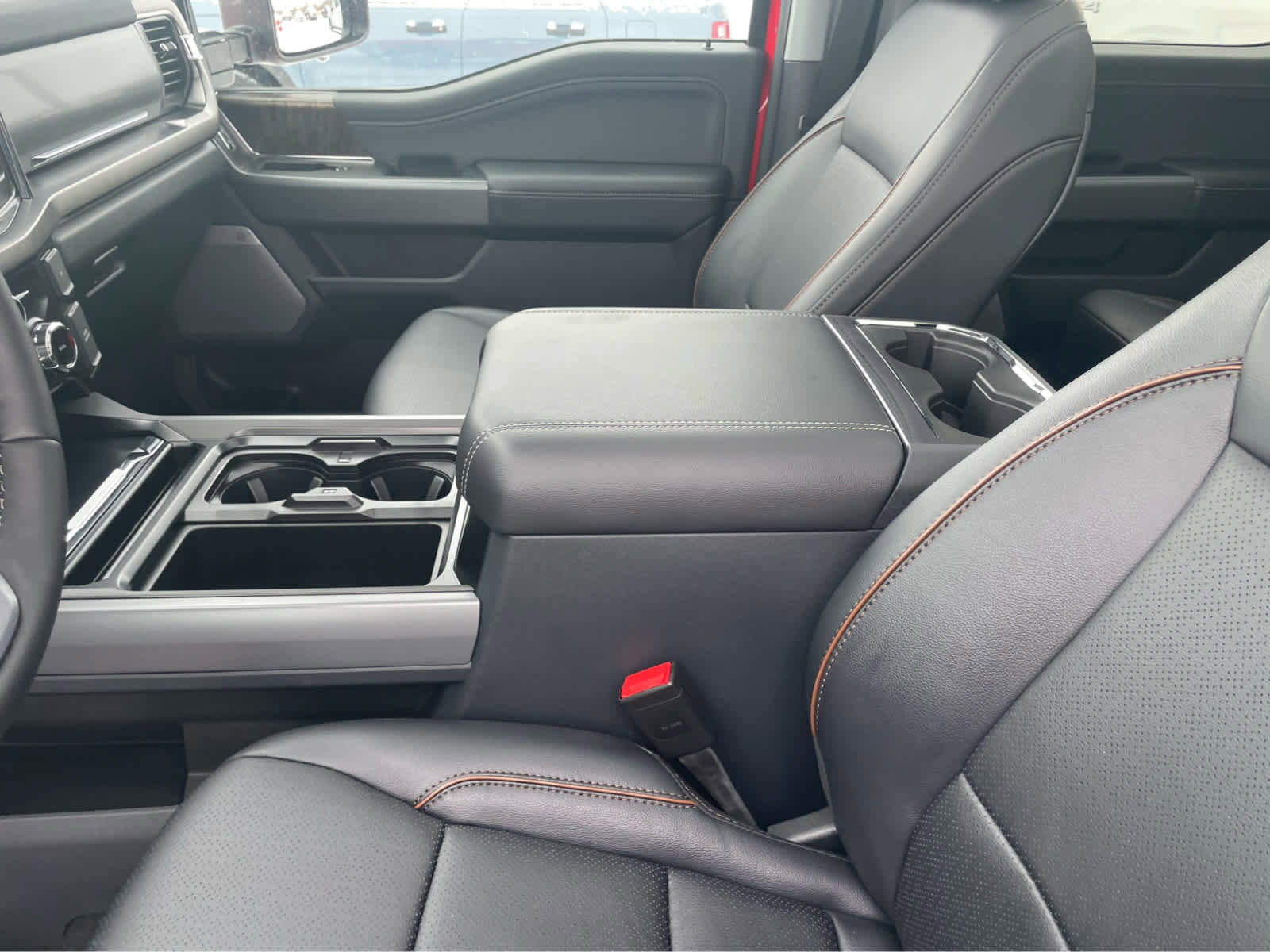 Used 2026 Ford F350 Lariat w/ FX4 Off-Road Package image 30