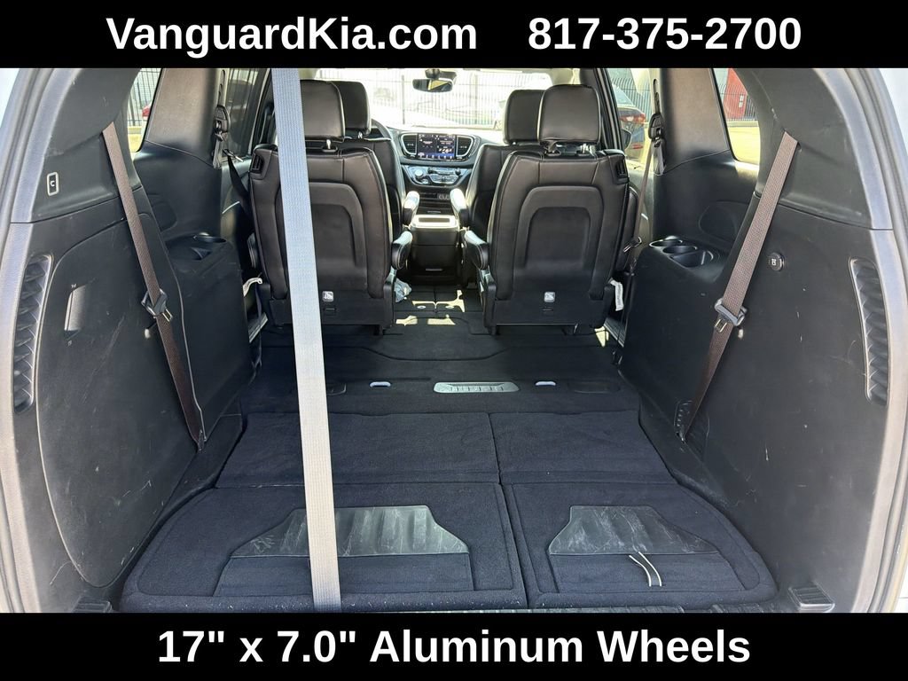 Used 2025 Chrysler Pacifica Select FWD image 23