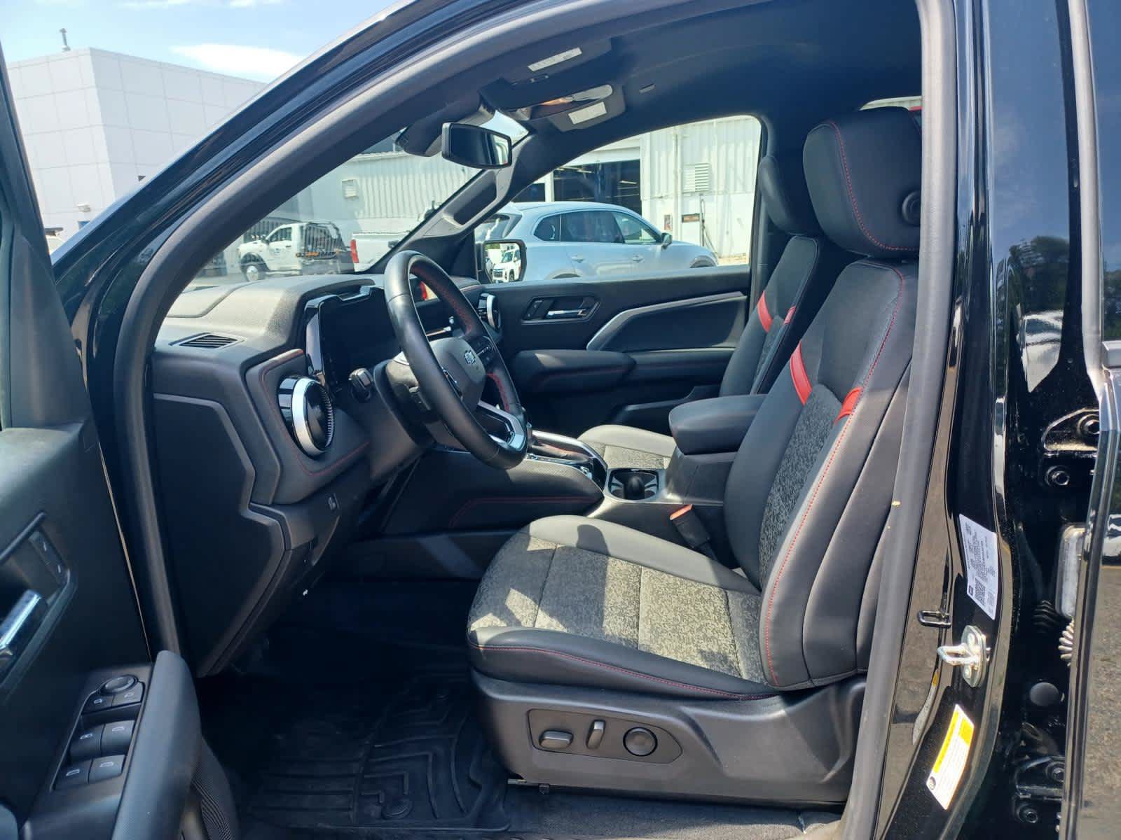 Used 2023 Chevrolet Colorado Z71 w/ Z71 Convenience Package 2 AWD/4WD image 7
