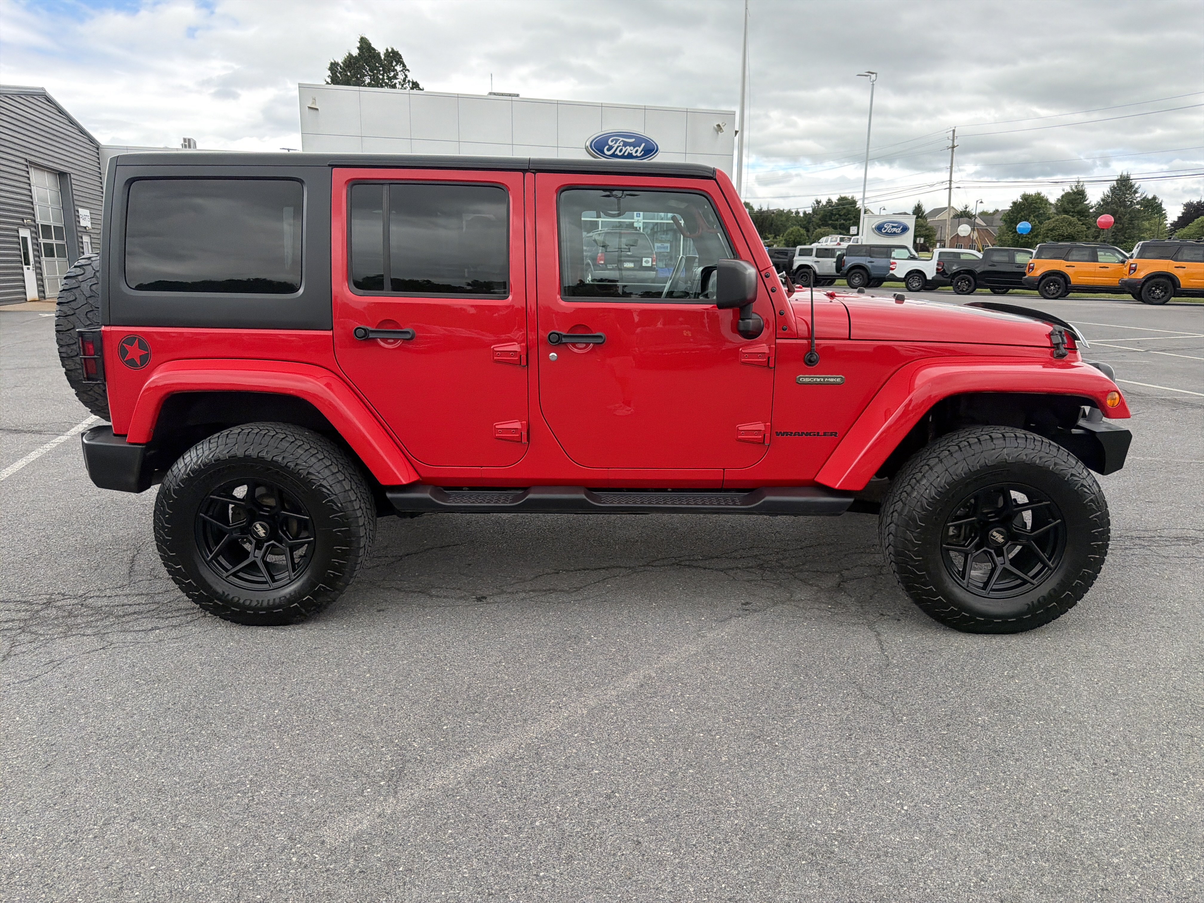 Used 2017 Jeep Wrangler Unlimited Sport AWD/4WD image 2