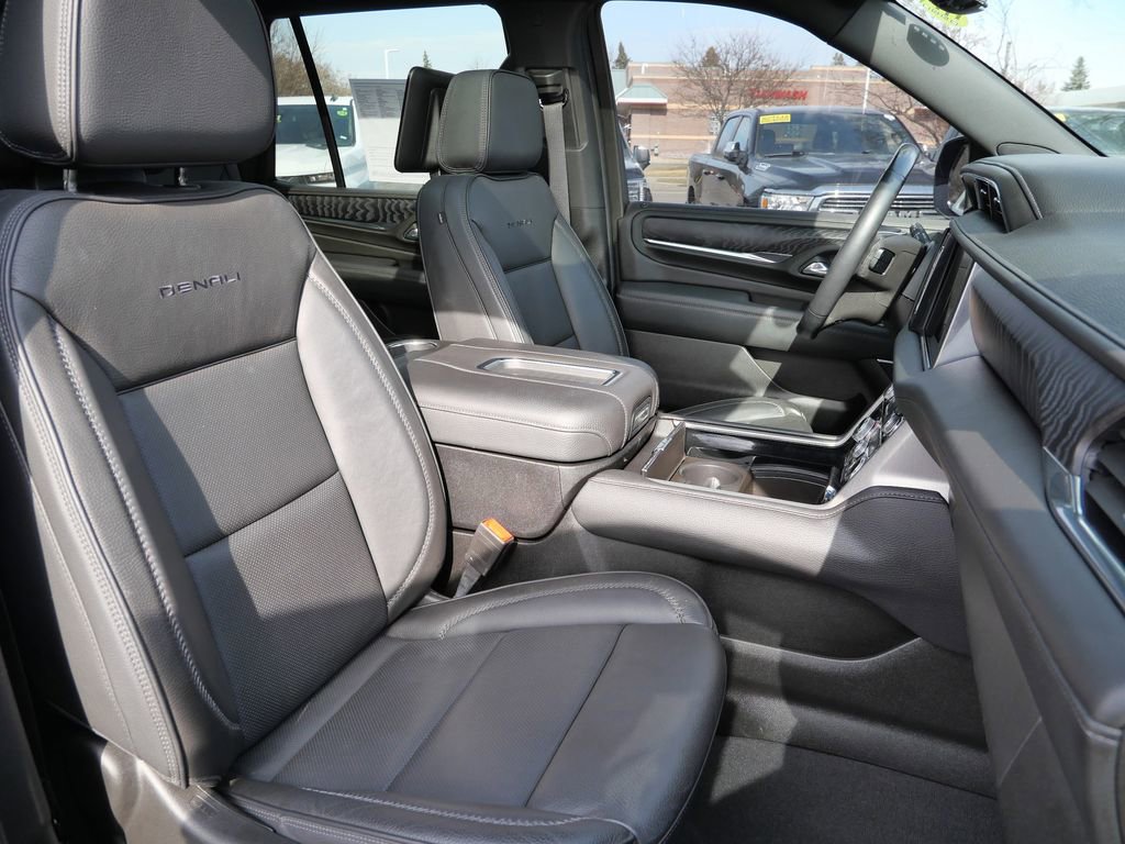 Used 2024 GMC Yukon Denali w/ Denali Reserve Package image 15
