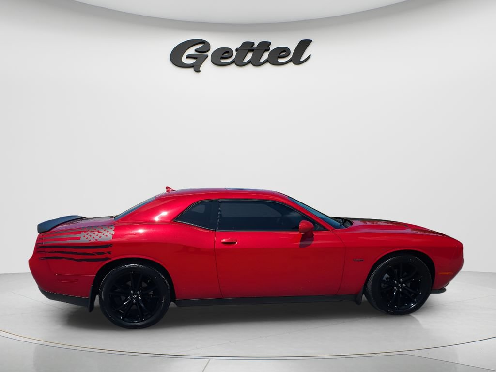 Used 2018 Dodge Challenger R/T w/ Blacktop Package RWD image 4